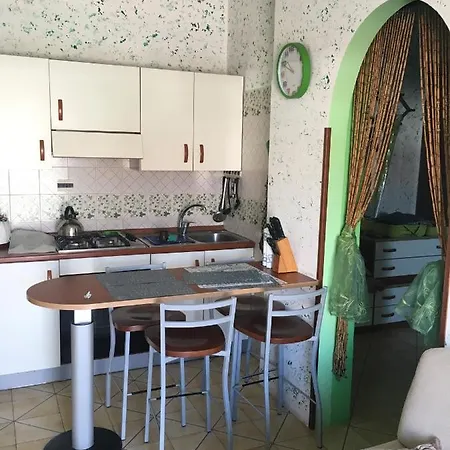Bright Modern 2 Bed-room * Scalea